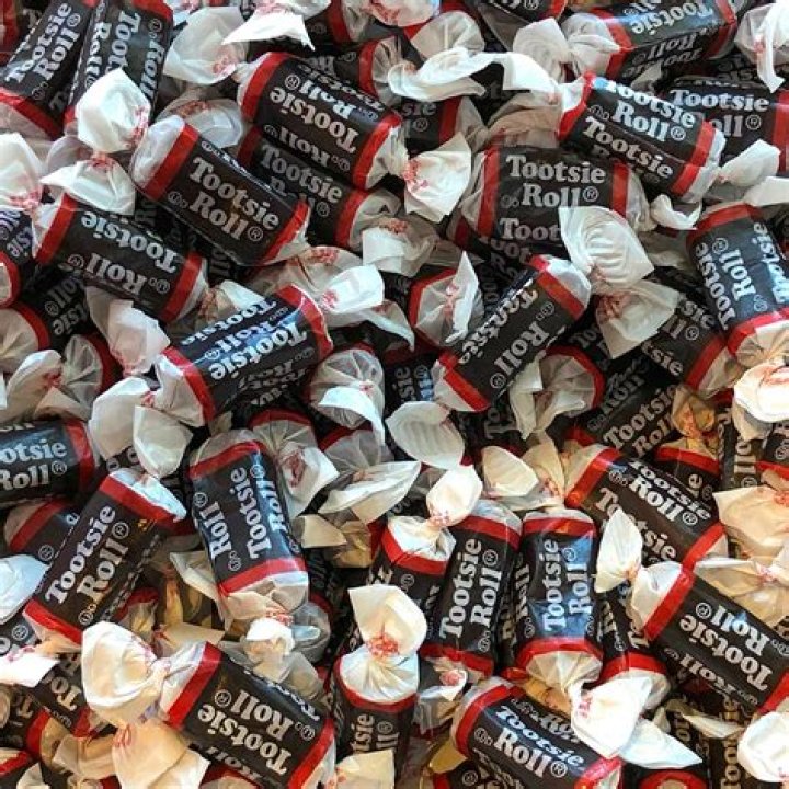 Can a Tootsie Roll kill a dog?